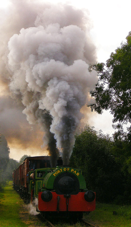 Alfred and Judy storm past bobgins with Test run with the full coal train.