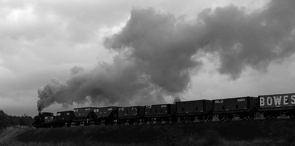 No.22 AB takes rake of coal board waggons over the Pelaw Main Cruve.